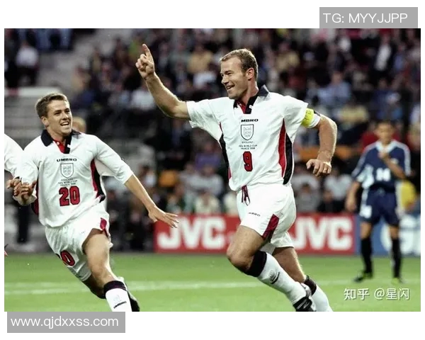 十位足球巨星的精彩瞬间聚焦,展现顶级球员的无与伦比技艺与风采 十位足球巨星的精彩瞬间聚焦,展现顶级球员的无与伦比技艺与风采